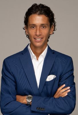Alex Macheras