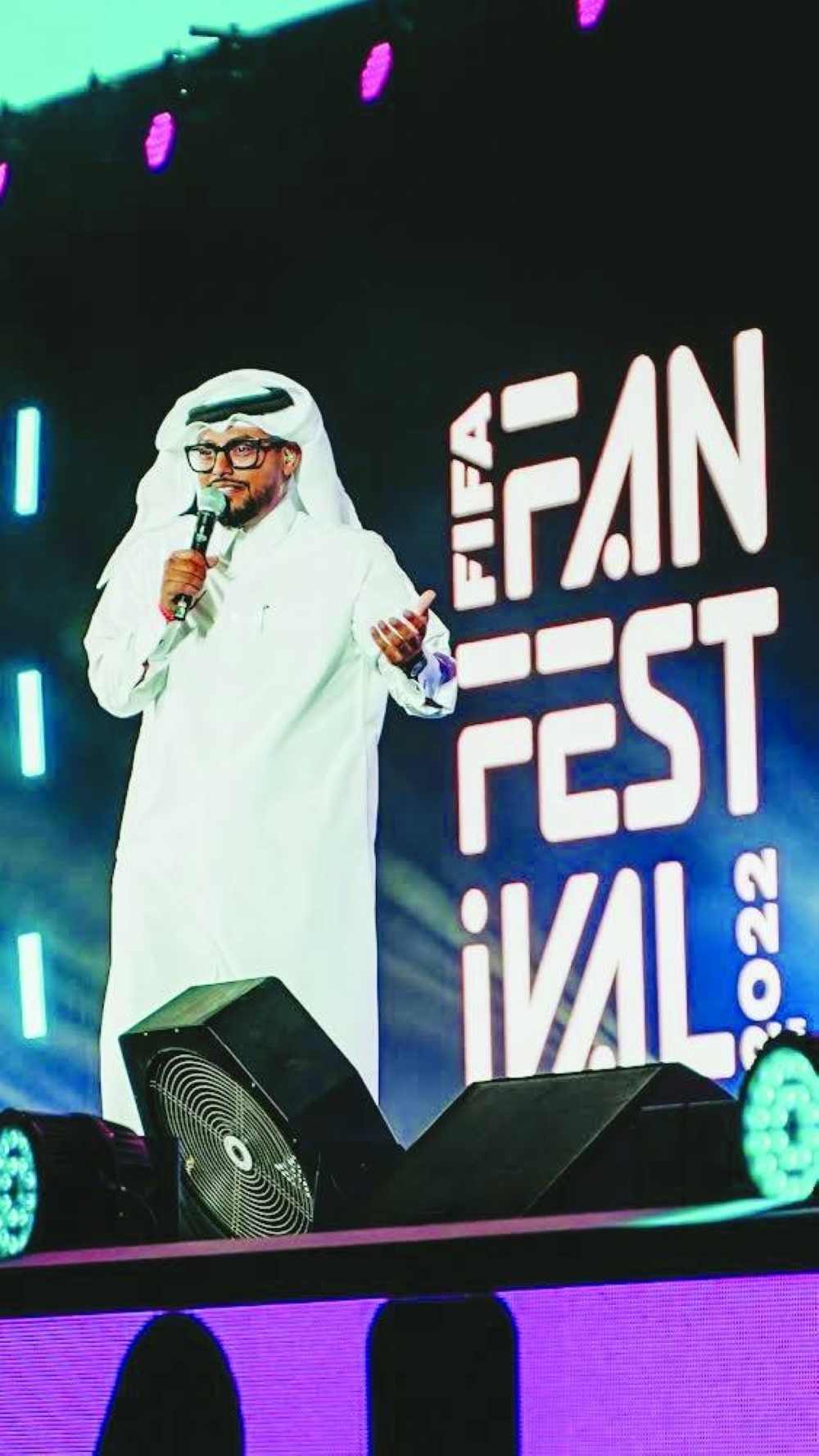 Hamad al-Amari on stage