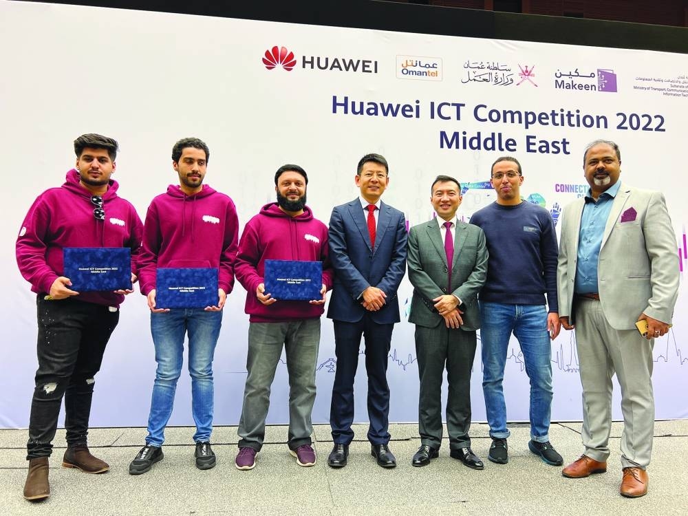  Qatari student team wins the award for outstanding performance in the regional qualifiers for the Huawei.