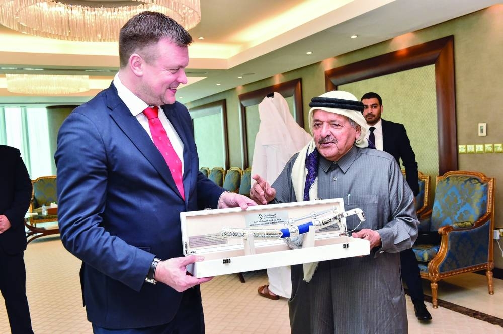 Ville Skinnari, Finland’s Minister of Development Co-operation and Foreign Trade, receiving a token from QBA Chairman HE Sheikh Faisal bin Qassim al-Thani.