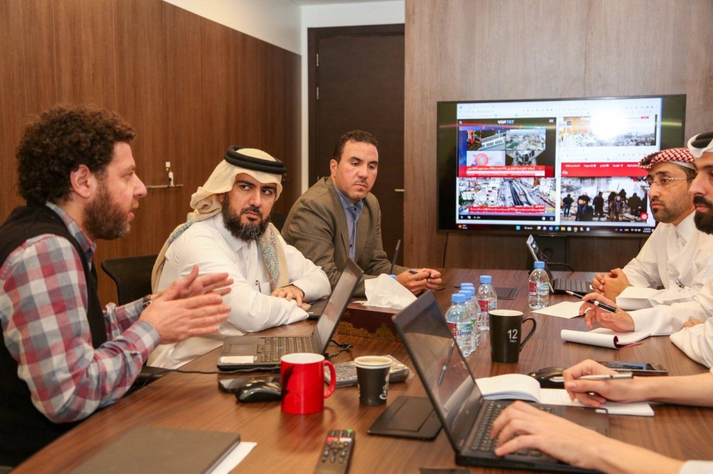 The emergency response team in Qatar Charity continues its intensive meetings in the operating rooms of the Relief and Emergency Department.
