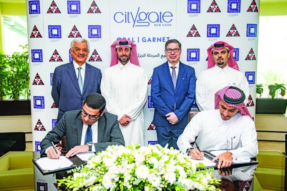 Qatari Diar and CCC officials at the signing of the construction contract.