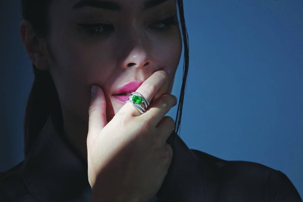 The award-winning ‘Thorn’ motif, originally inspired by Tattoo art in Rio some 25 years ago, can now be seen across various Stephen Webster collections.