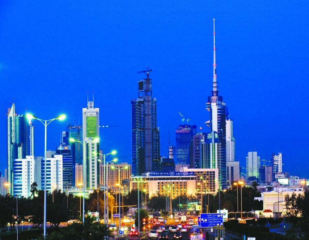 FILE PHOTO: A night view of Kuwait City on November 27,2008   REUTERS/Stephanie McGehee