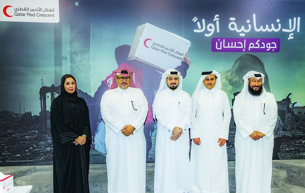 Officials pose for a group photo.