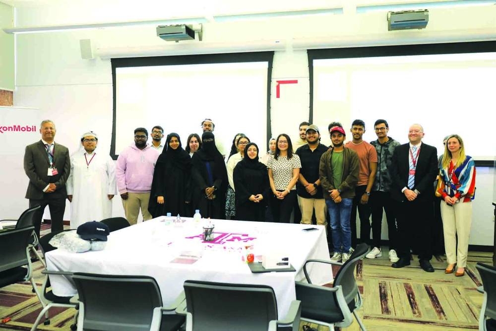 Experts from ExxonMobil with senior and graduate engineering students from Tamuq who attended the course.