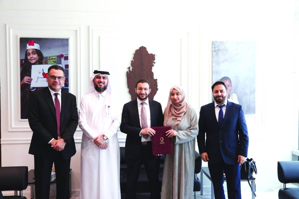Officials at the agreement-signing ceremony.