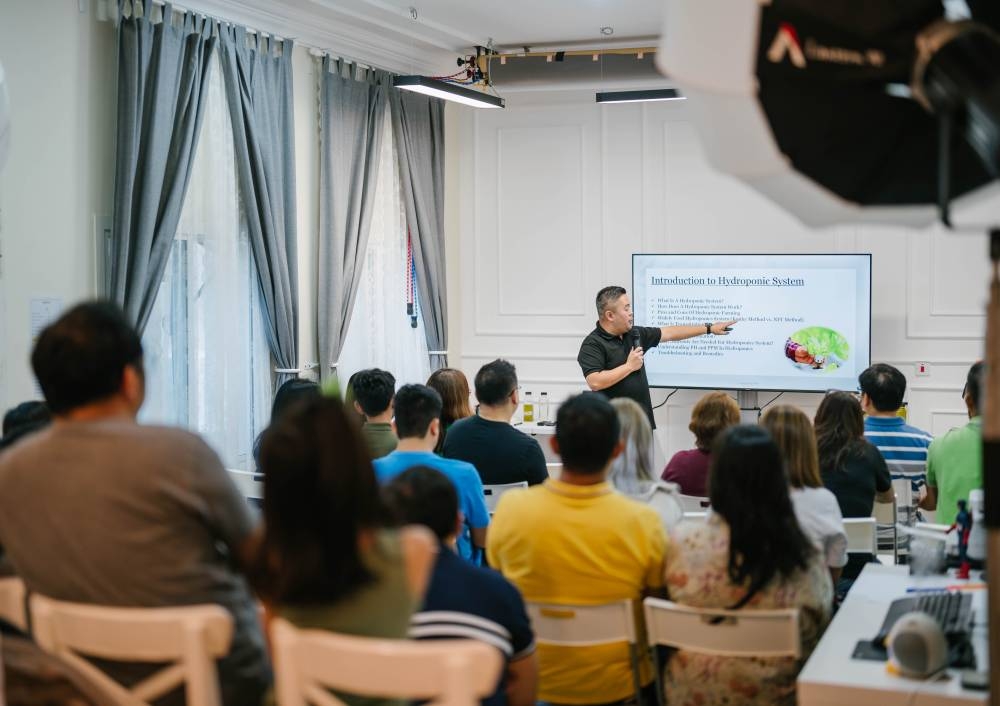 Adaya also helps fellow Overseas Filipino Workers (OFWs) in Qatar get started in hydroponics gardening through workshops.