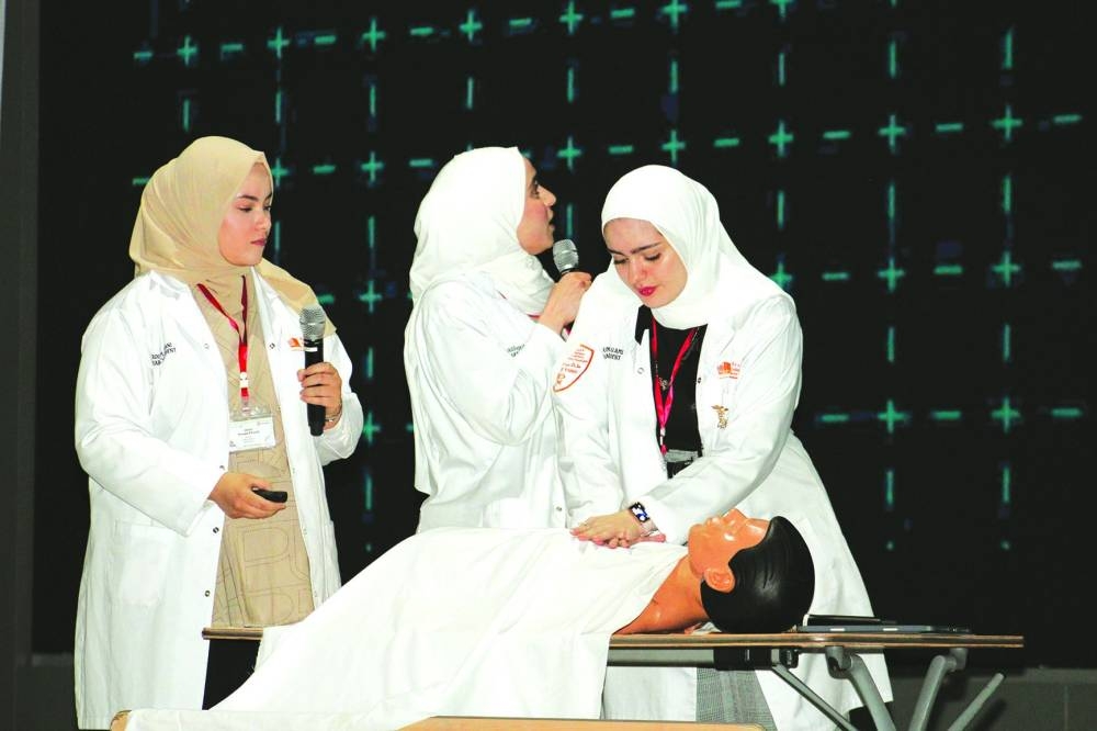 The event aimed to enhance collaboration among health profession students and to promote the experiences they gained through learning.