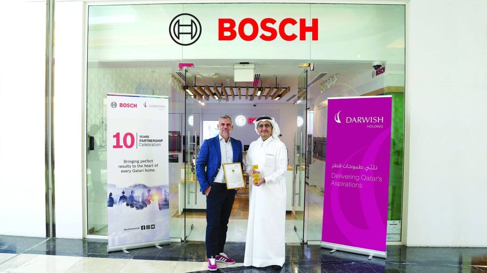 Bader al-Darwish and Tomas Alonso mark the occasion.