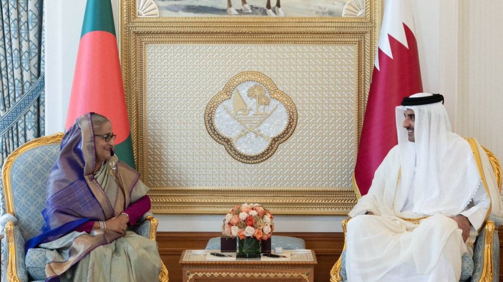 His Highness the Amir Sheikh Tamim bin Hamad Al-Thani meets with the Prime Minister of the People's Republic of Bangladesh Sheikh Hasina Wazed.