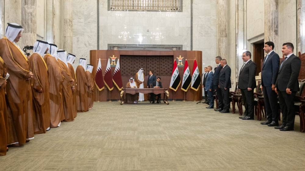 His Highness the Amir Sheikh Tamim bin Hamad Al-Thani and Prime Minister Al Sudani witness signing of agreements. 