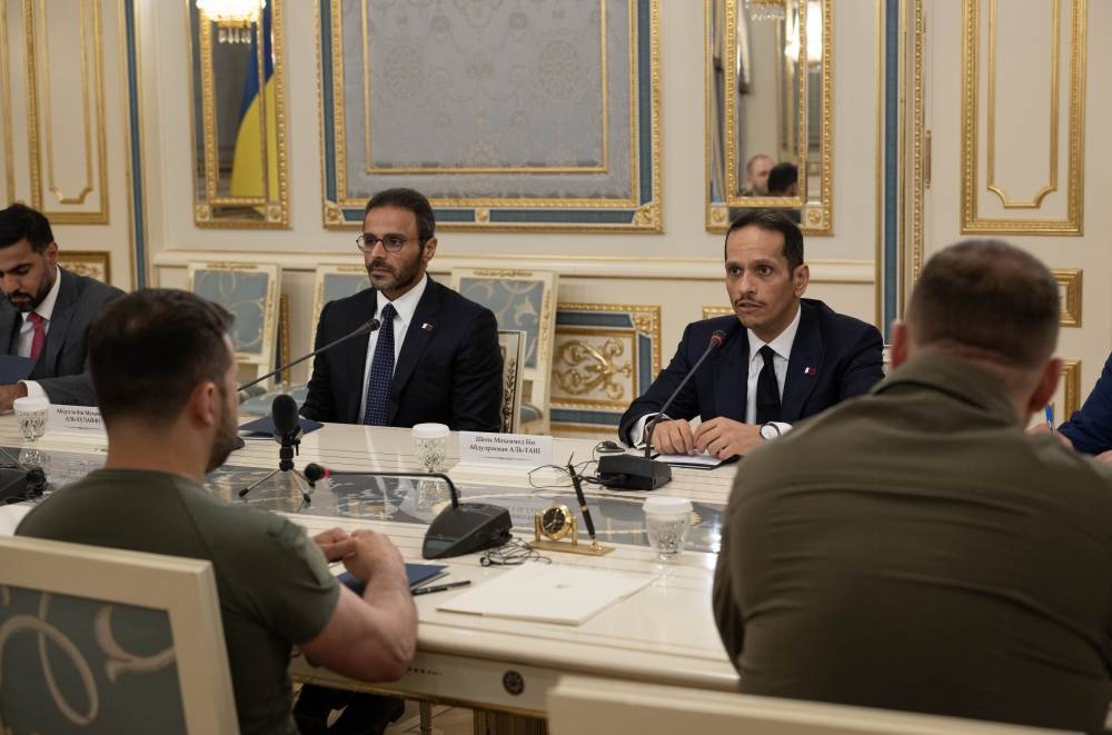 Ukrainian President Volodymyr Zelenskyy and HE the Prime Minister and Minister of Foreign Affairs Sheikh Mohamed bin Abdulrahman bin Jassim al-Thani hold discussions. 