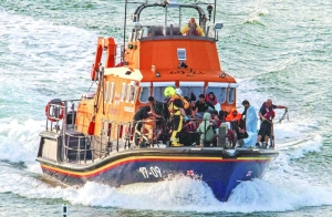 6 dead after migrant boat capsizes in Channel - Vimarsana News