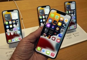 Apple announces return of "end call" button in iOS 17 - Vimarsana News