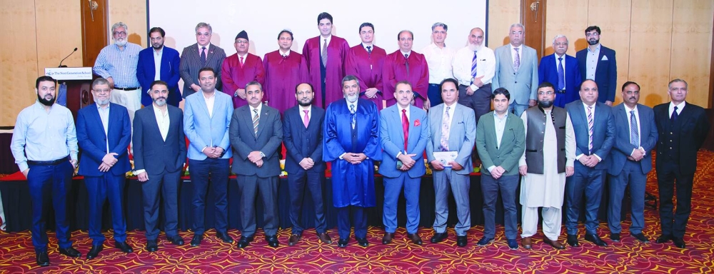 A group photo of the distinguished guests.