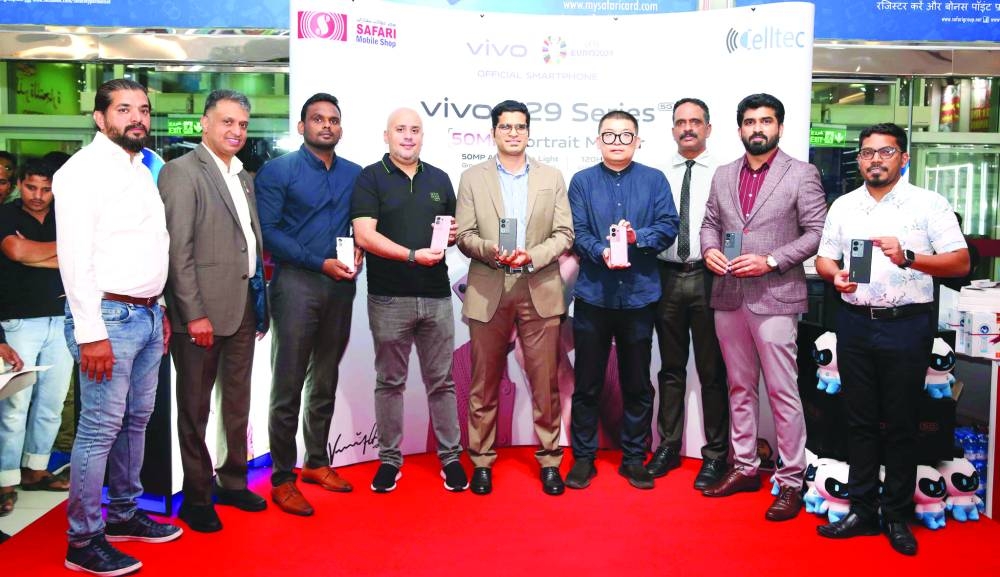 Officials at the launch event of VIVO V29 Portrait Master.