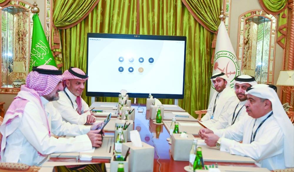 HE the Minister of Finance Ali bin Ahmed al-Kuwari met Yasir Othman al-Rumayyan, governor, Public Investment Fund, on the sidelines of the FII forum.