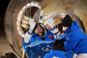 Chinese astronauts return to earth after five-month space station mission - Vimarsana News