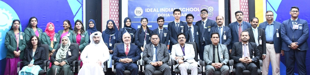 Office-bearers of the IT Club with guests and faculty.