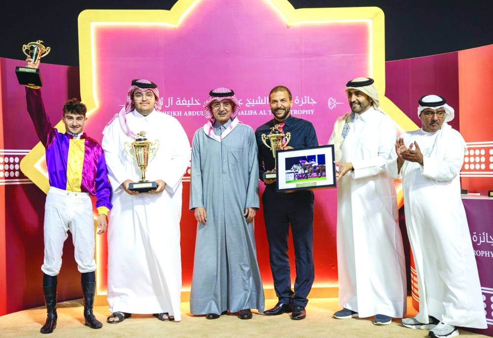 
His Highness Sheikh Abdullah bin Khalifa al-Thani and QREC Chairman  Issa bin Mohamed al-Mohannadi with the connections of Eifrit. 