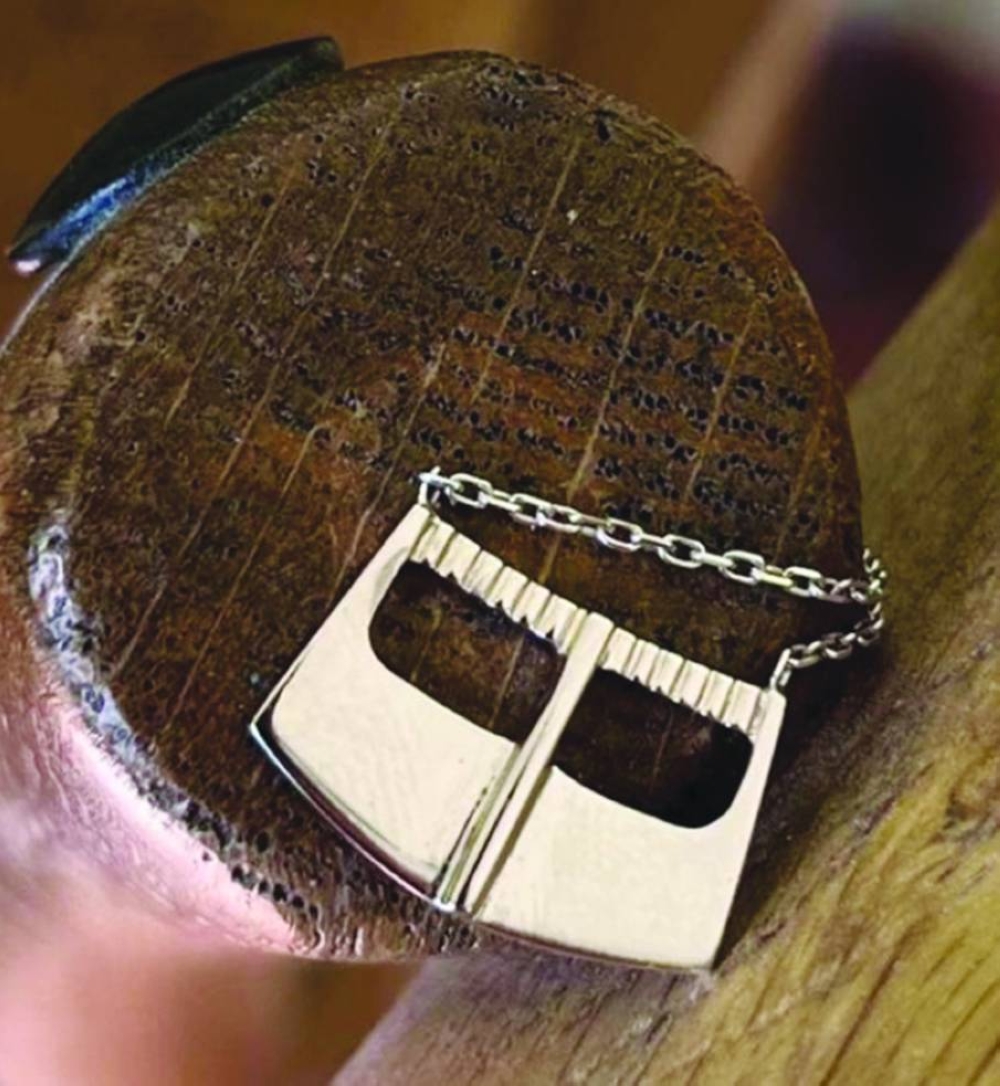 Hessa Jewels has been gaining increasing acclaim for its unique fusion of traditional and contemporary designs filled with a creative touch.