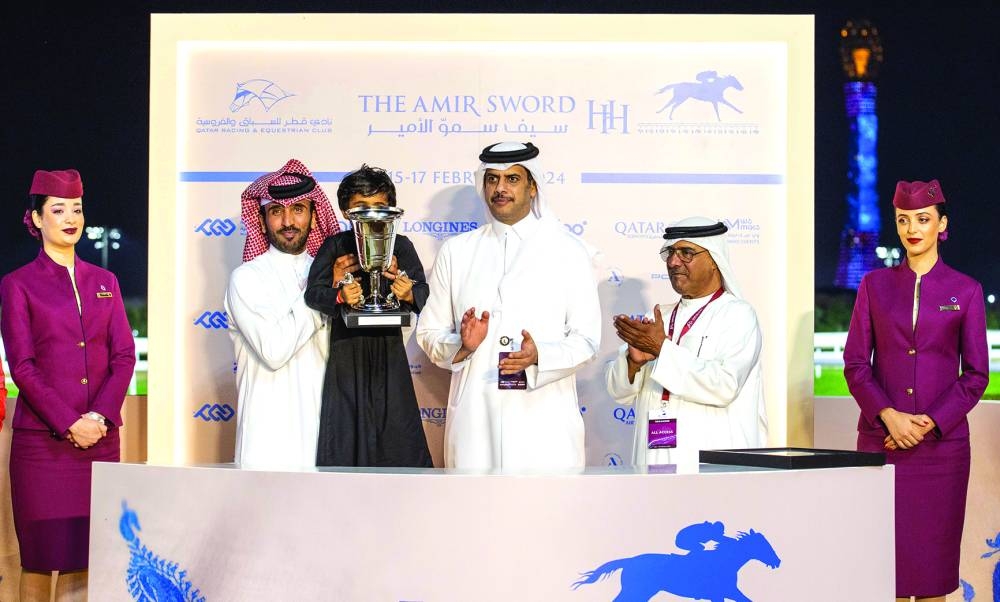 Hamad bin Abdulrahman al-Attiya, President of the Asian Equestrian Federation and Vice-Chairman of QREC, crowned the winners of Thoroughbred Sand Championship.