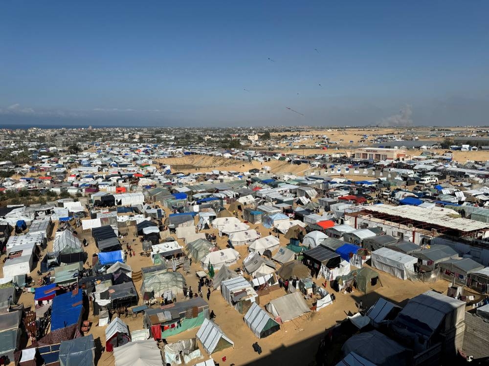 Smoke rises during an Israeli ground operation in Khan Younis in the southern Gaza Strip, on Tuesday. REUTERS