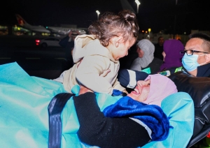 Qatari aid aircraft for Gaza arrives in Egypt's El Arish, 16th batch of injured arrives for treatment in Doha - Vimarsana News