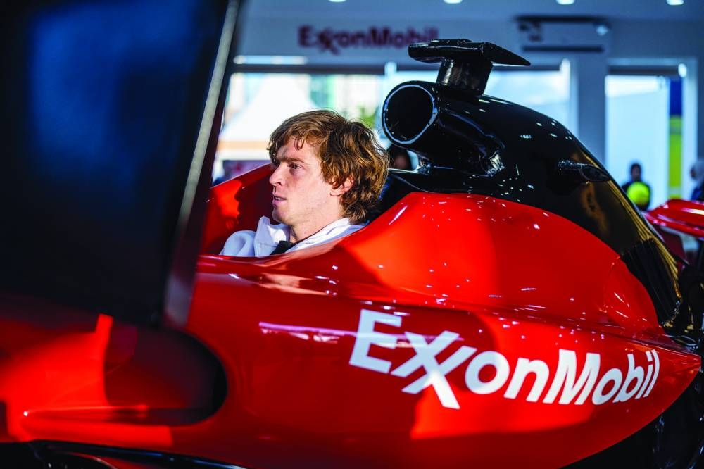 
Andrey Rublev tries his hand at racing simulator.  