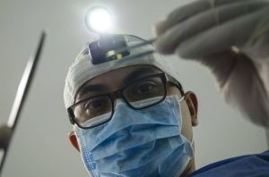 Sri Lanka health crisis could worsen as doctors seek out - Vimarsana News