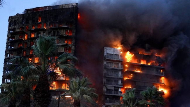 4 killed as massive fire engulfs apartment building in Spain - Gulf Times