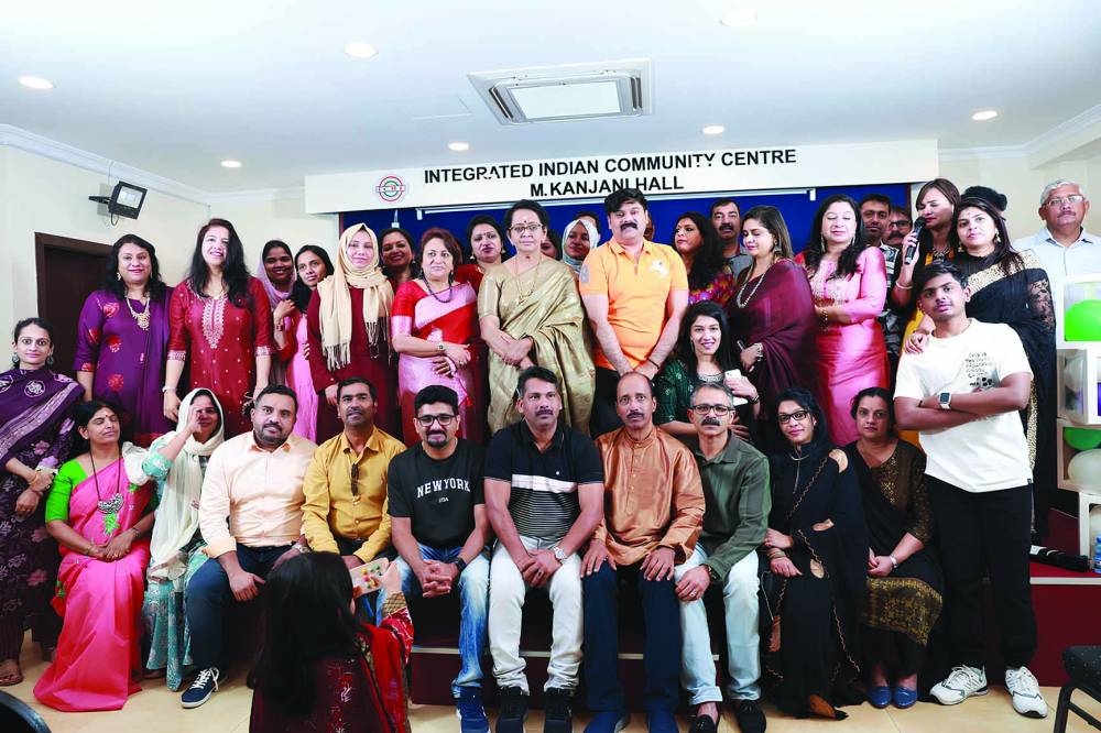 Mallika Sukumaran with WMC Qatar members.