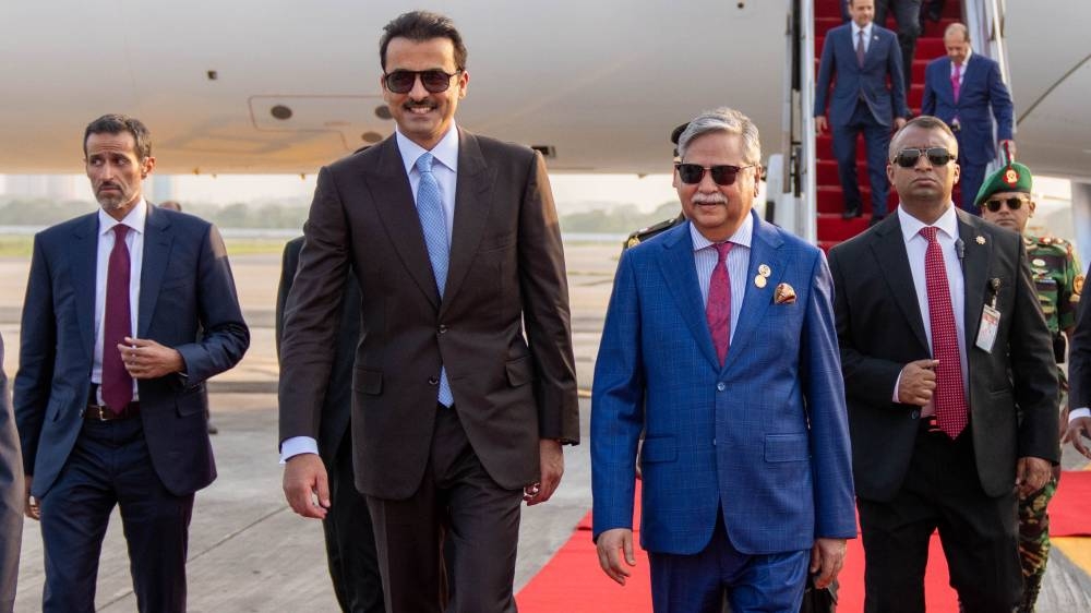 The President of the People's Republic of Bangladesh Mohammed Shahabuddin welcomes His Highness the Amir Sheikh Tamim bin Hamad al-Thani upon arrival at Hazrat Shahjalal International Airport.