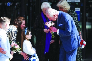 Charles visits cancer centre on return to public duties - Vimarsana News
