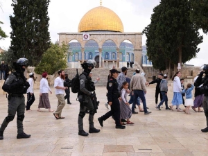 Settlers storm Al Aqsa Mosque - Gulf Times - Vimarsana News