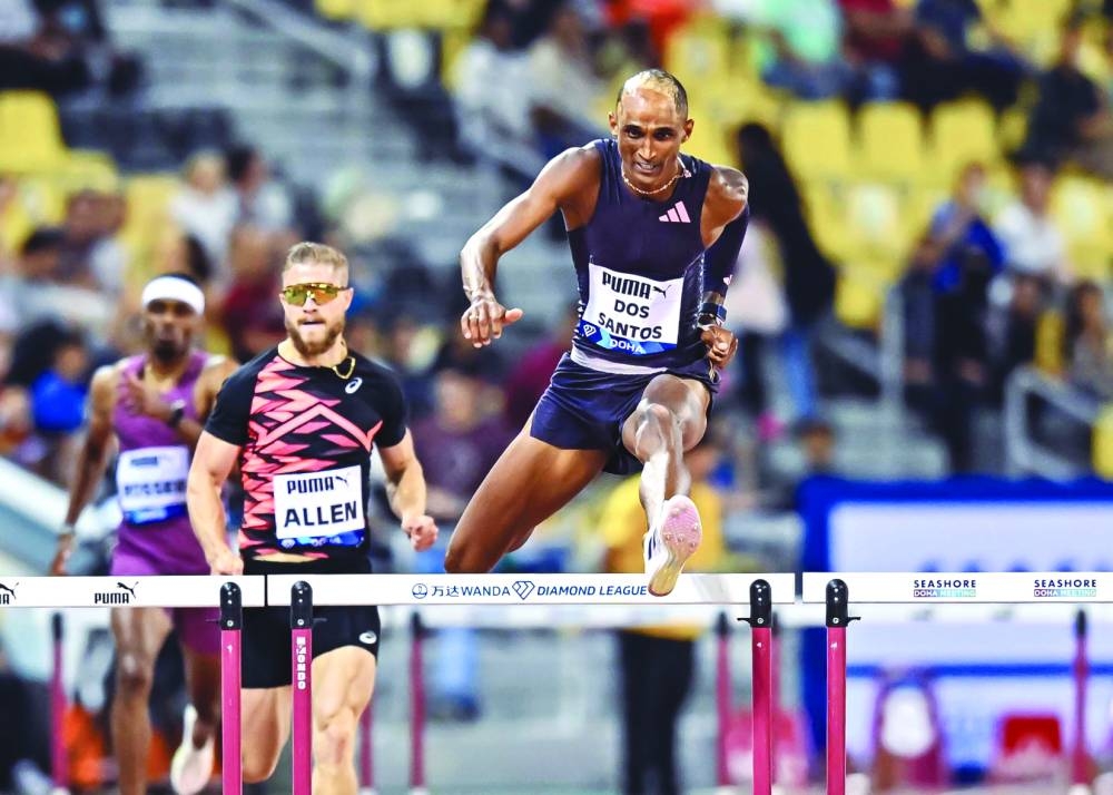 
Brazil’s Alison dos Santos won the 400m hurdles in 46.86 secs – the fifth fastest time ever.
 