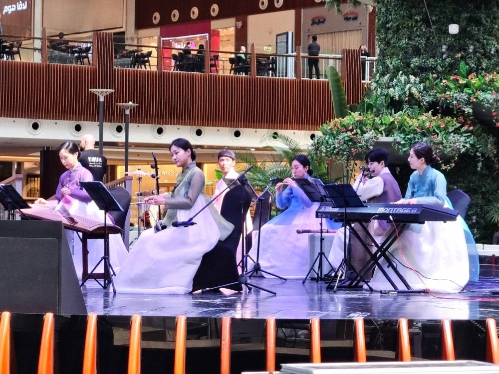 Korean traditional music performance enthrall the audience at the opening of the ‘2024 Korea Tourism, Medical, and Culture Festival’ yesterday. PICTURE: Joey Aguilar