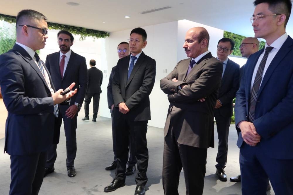 HE the Minister of Transport Jassim bin Saif Al Sulaiti during a visit at Yutong e-bus factory in China.