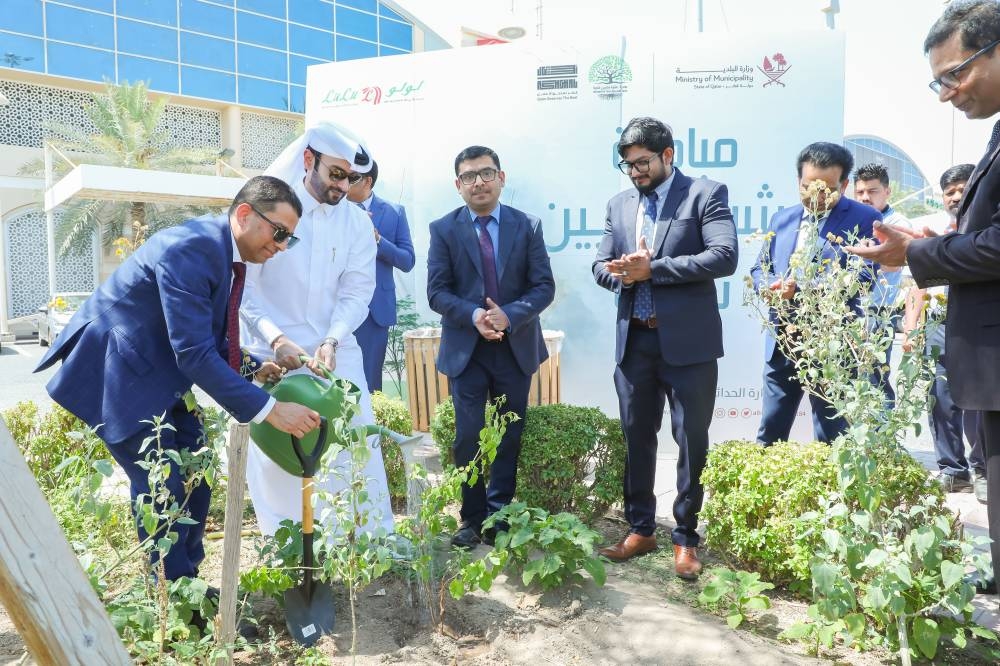 Sheikh Suhaim al-Thani, a representative of the Public Parks Department, and Shanavas P, regional manager of LuLu Hypermarkets in Qatar, planted a tree as part of the Ministry of Municipality’s prestigious ‘Plant Ten Million Trees’ initiative.