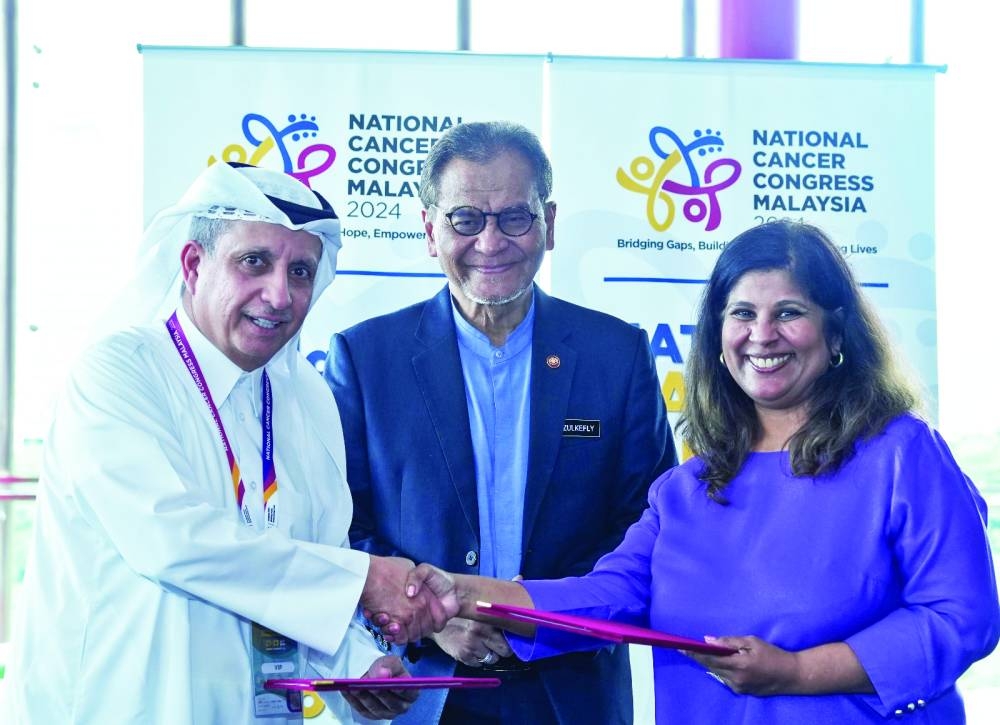 HE Sheikh Dr Khalid and Dr Somasundaram with Dr Ahmad.