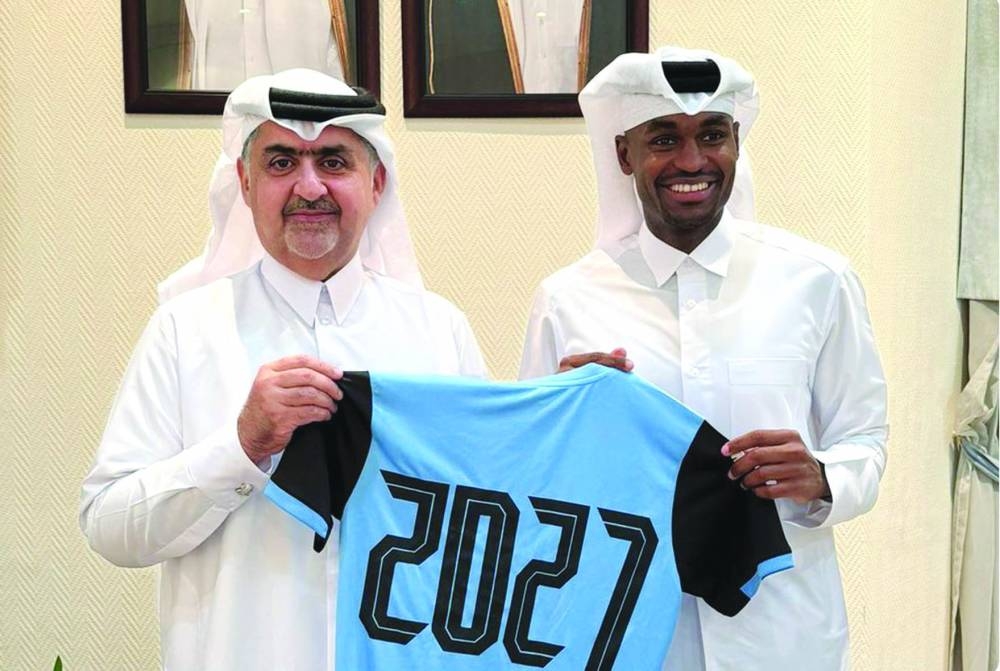 Qatar Stars League (QSL) side Al Wakrah have signed former Qatar defender Abdulkarim Hassan (right) until the end of 2027 season, it was announced on Tuesday. The 30-year-old has played for Al Sadd and Persepolis in the past. Hassan won the AFC Player of the Year award in 2018.