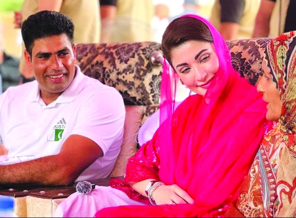 Punjab Chief Minister Maryam Nawaz talking to Nadeem’s mother Razia Parveen during a visit to the javelin star’s hometown. 