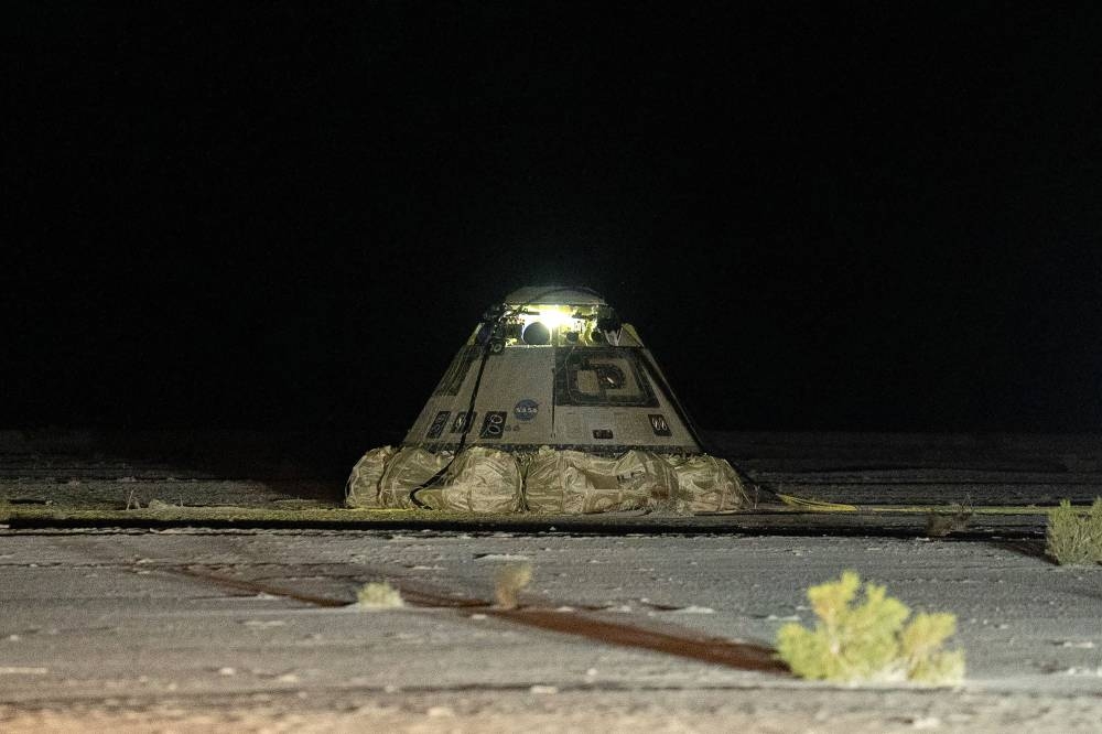 Boeing's Starliner landed at White Sands Space Harbor in White Sands, New Mexico.  AFP / BOEING