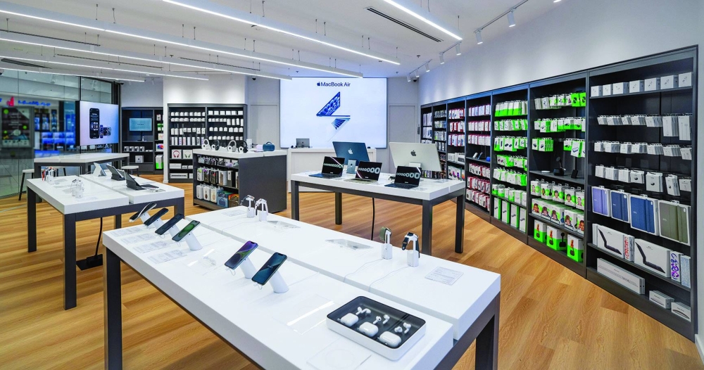 The new store features sleek grey and white tones, creating a space that embodies the elegance and innovation of the Apple brand.