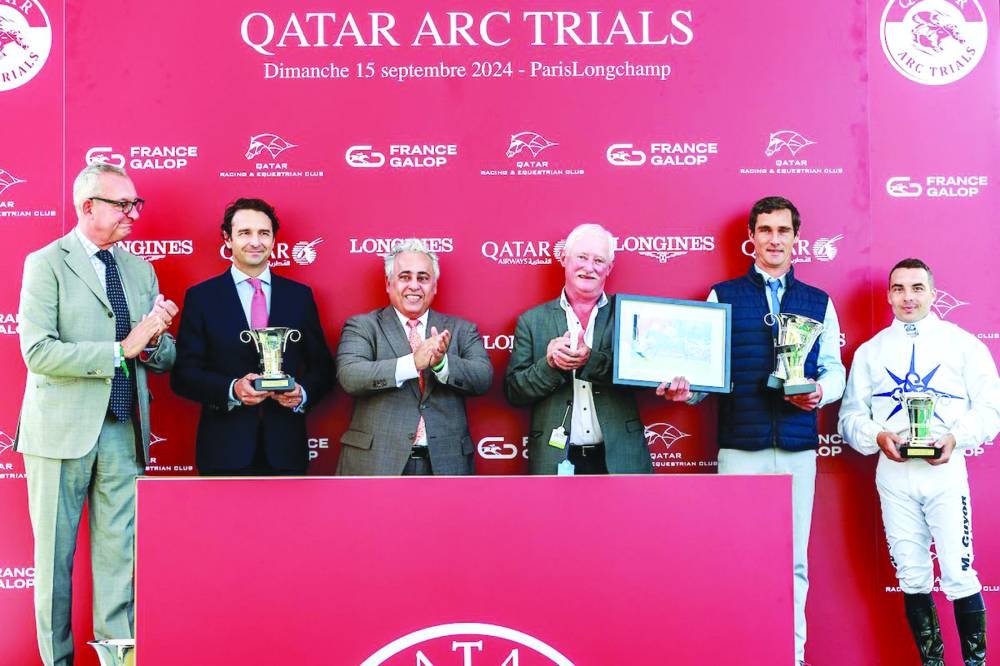 Sheikh Ali bin Jassim al-Thani, ambassador of Qatar to France, presented the trophies to connections of Ch’ezza, which won the Qatar Cup – Prix Dragon and Bluestocking, which claimed the  Qatar Prix Vermeille on Sunday.