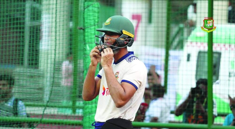 Former Bangladesh captain Mahmudullah Riyad is seen during a training session in New Delhi on Tuesday. Mahmudullah announced his retirement from T20I cricket. (@BCBtigers)