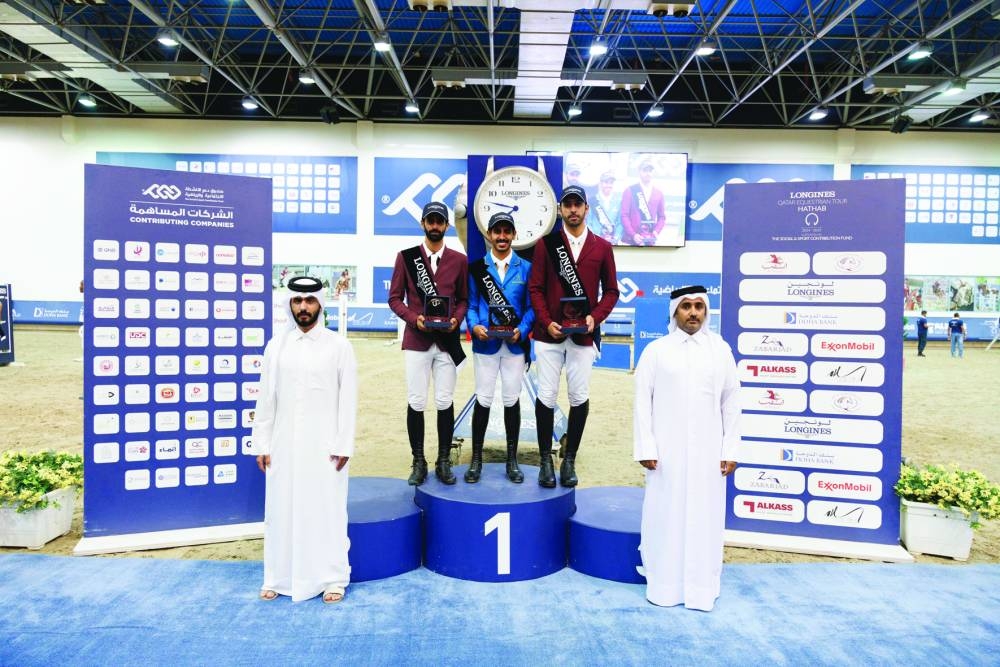 
Tournament Director Faisal al-Kahla and Director of the Media and Live Broadcast Committee Abdullah al-Qashouti presented the awards to the winners of the Medium Tour class during the second leg of the Longines Hathab. 