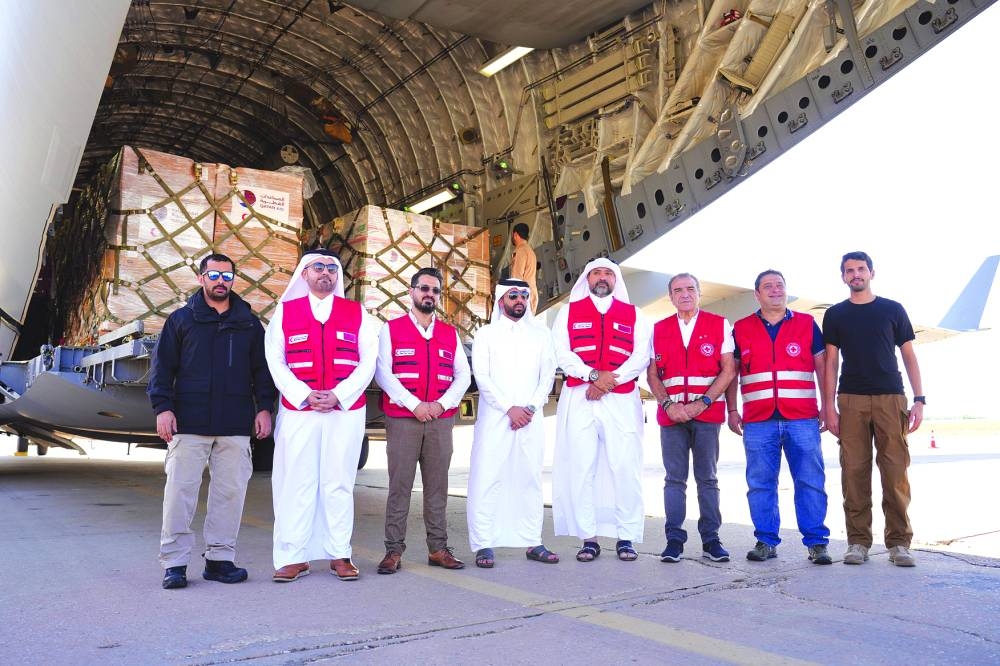 QRCS delegation in Lebanon with a new shipment of humanitarian aid.