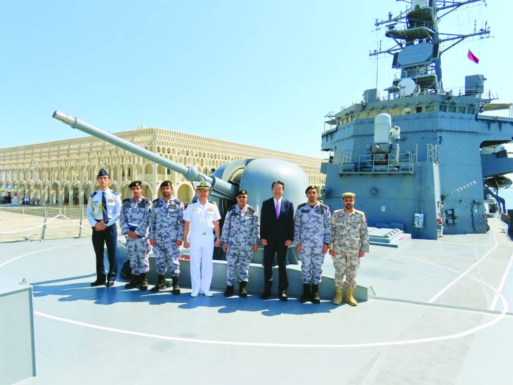 Qatar Navy delegation, along with Japanese ambassador Satoshi Maeda and Commander Masahiro Hayakawa, on-board the JMSDF destroyer Murasame, docked at Old Doha Port.